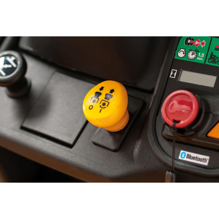 CUB-CADET-XT2-PR95-Rasentraktor-inkl.-Schneeschild-120-Plus-Ketten-5 (1)