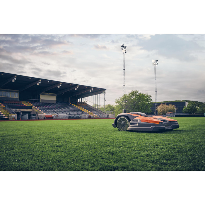 HUSQVARNA-Grossflaechen-Maehroboter-CEORA™-546-EPOS-8