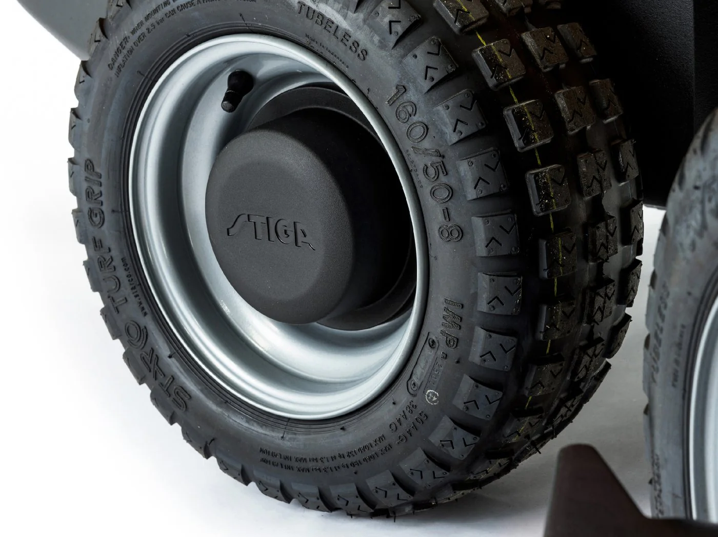 STIGA PARK 300 M Frontmäher – Essential inkl. Mähwerk Combi 85 Q (